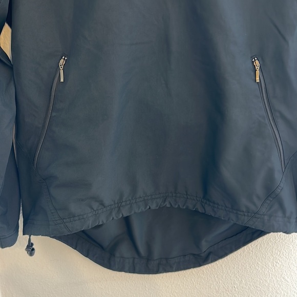 Woman’s Nike Essential Repel Woven Jacket - Picture 3 of 8